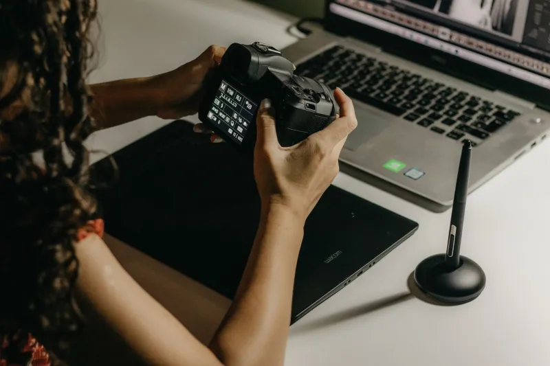 Airplane Mode on Purpose: Why the Most Productive Photographers Are Choosing to Disappear During Their Best Hours